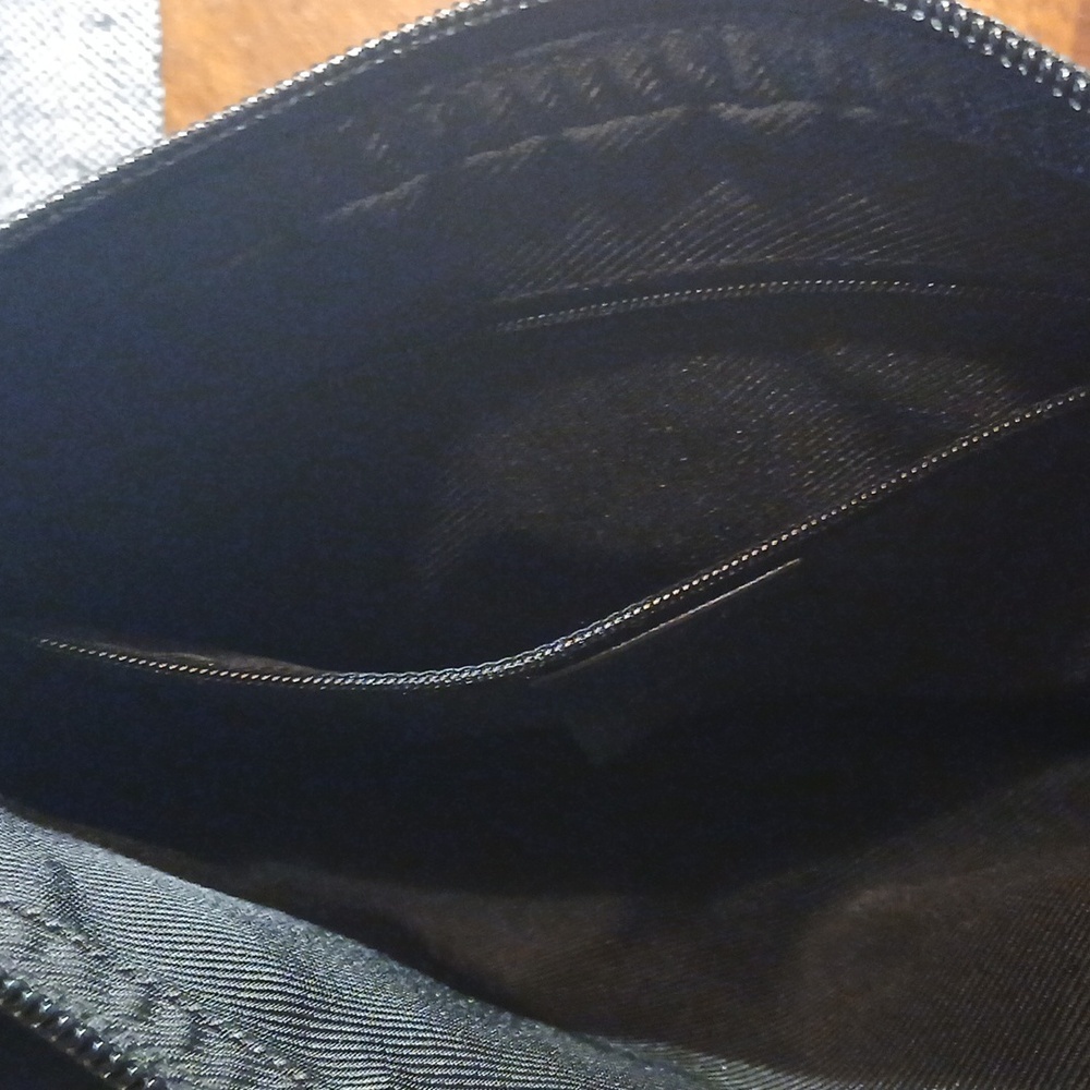 Authentic Gucci Black Hand Bag - Picture 16 of 16